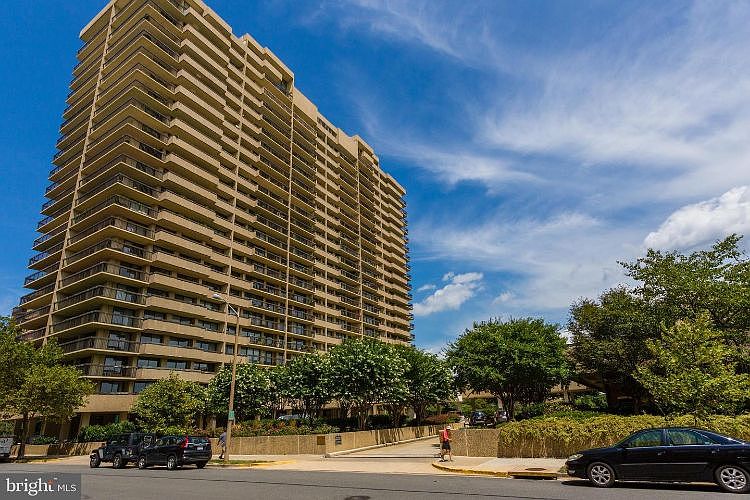 1st image of 400 Madison St APT 505