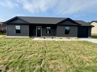 118 Bow Bridge Dr, Berea, KY 40403