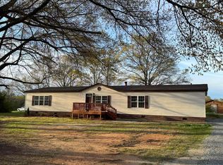 146 Tory Trl, Cowpens, SC 29330