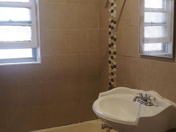 5th image of 47 Carteret St #10