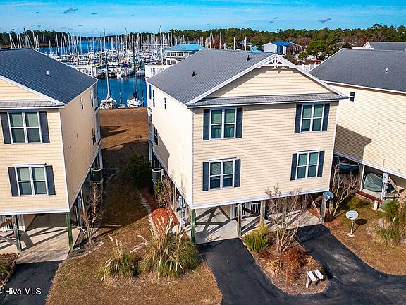4th image of 4005 Marina Townes Drive