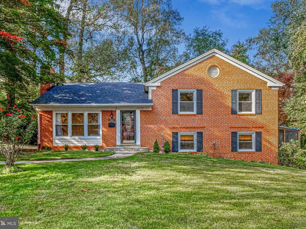7321 Reddfield Ct, Falls Church, VA 22043