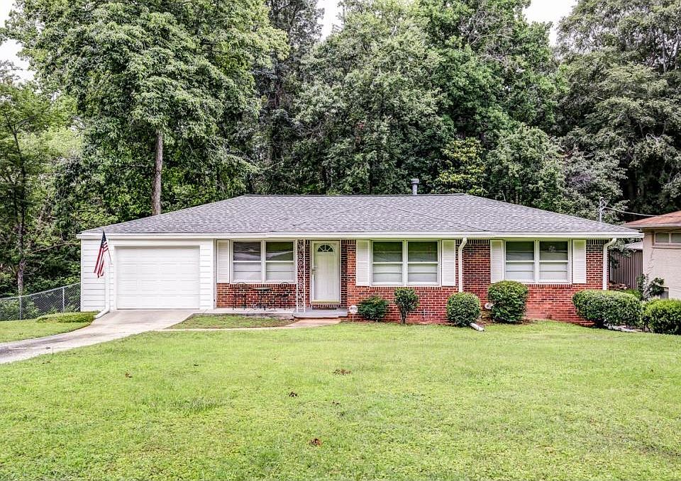 1st image of 2696 Belaire Cir