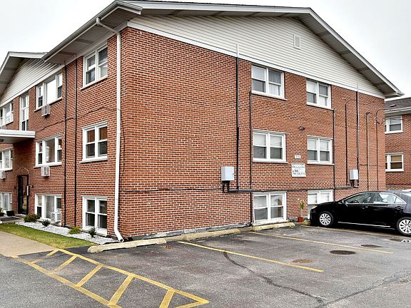 3rd image of 10146 Hartford Ct APT 1A