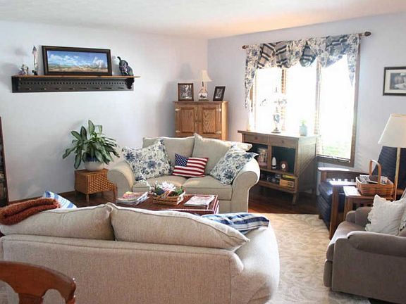 5th image of 633 Circle Dr