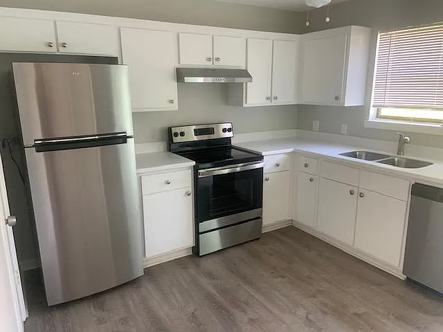 648 Ridgeway Rd - 648 Ridgeway — Photo 2