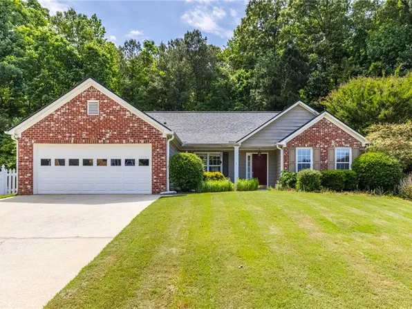 670 Riverside Walk Xing, Buford, GA 30518