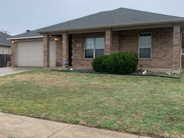 1500 Vernon Castle Ave, Benbrook, TX 76126