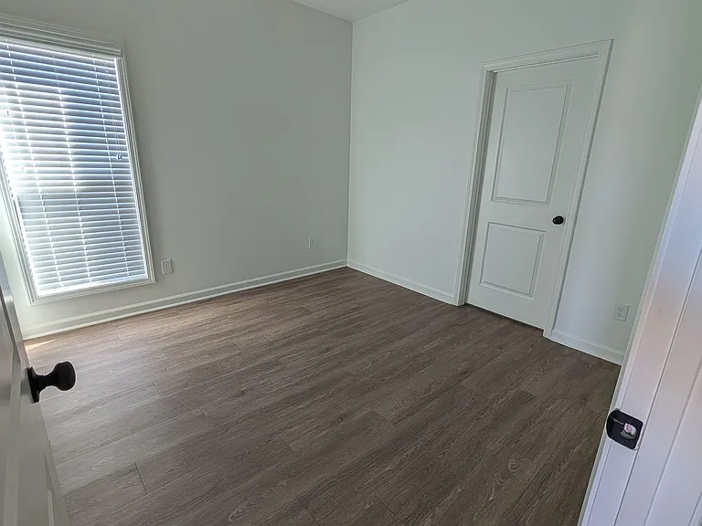 129 Edgefield Rd — Photo 13