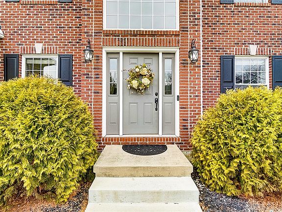 5th image of 1571 Meadow Pond Ct