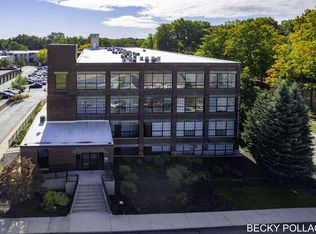 533 Columbia Ave APT 310, Holland, MI 49423
