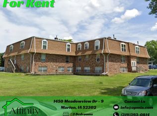 1450 Meadowview Dr #9, Marion, IA 52302