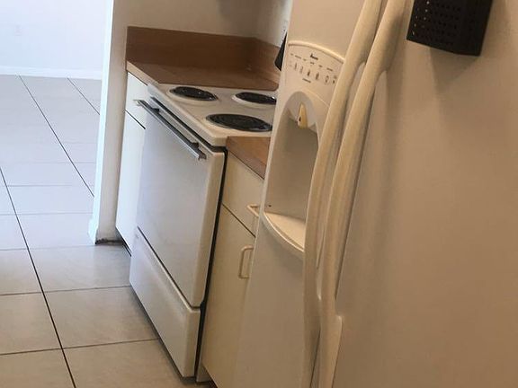 3rd image of 2440 NW 34th St #1