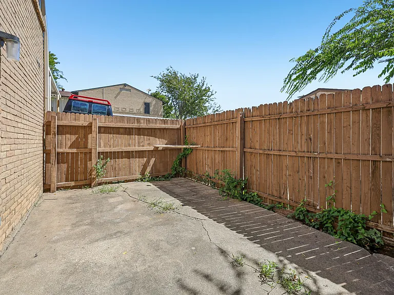 Premier Gardens Apartments — Photo 47