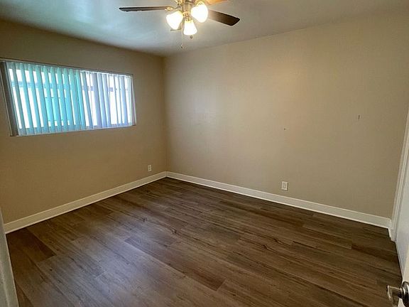 4th image of 1129-31 E 3rd St #7