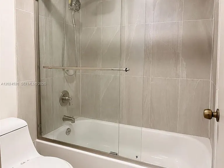 2350 NE 135th St #206 — Photo 6