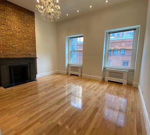 2nd image of 22 E 84th St #2C