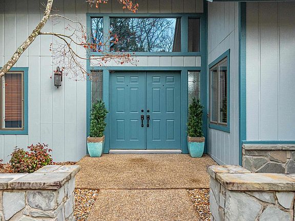 4th image of 29 Romano Ln