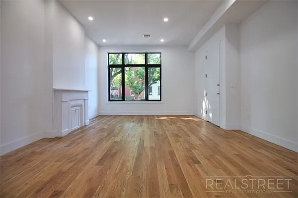 Rented by Real Street Inc | media 13