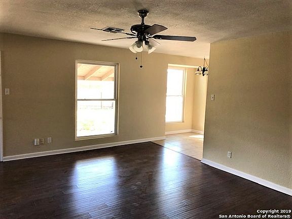 2nd image of 3438 Harvest Dr
