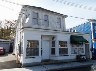 10 1/2 Collins St, Newport, RI 02840