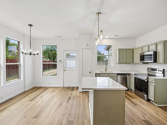 4th image of 2617 Boedeker Dr
