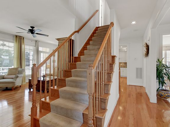 2nd image of 343 Marina Ave