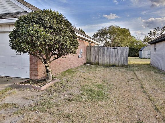4th image of 252 Casaview