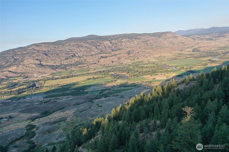 2nd image of 111 Eaglebluff