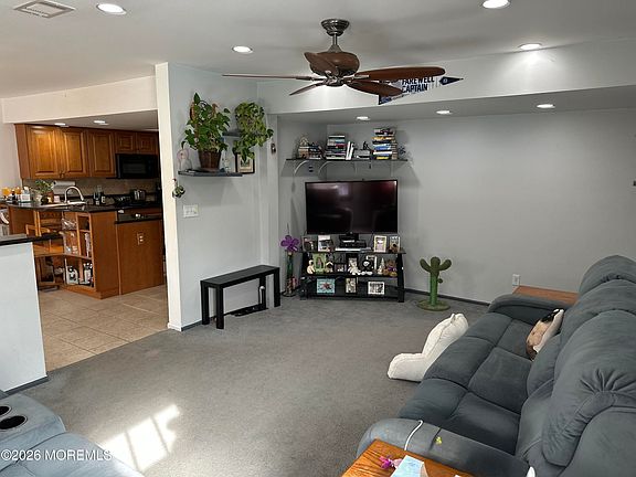 2nd image of 71 Oak Glen Road