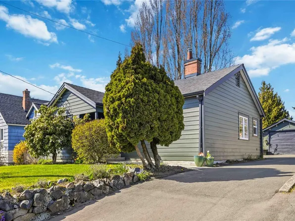 958 Tattersall Dr, Saanich, BC V8X 2W9