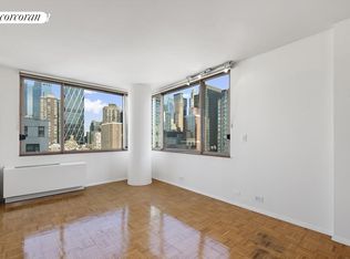350 W 50th St APT 18I, New York, NY 10019