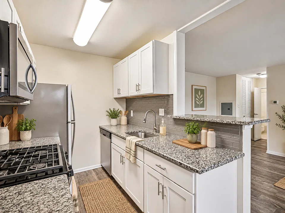 Hill Brook Place Apartment Homes