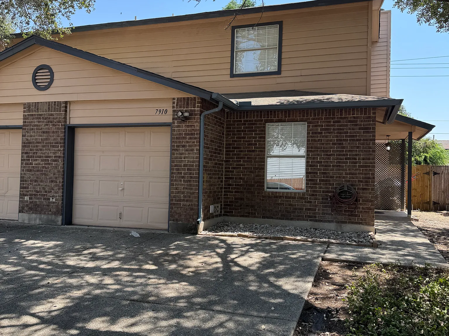 3 bed, 2.5 bath, 1348 sqft, $1,550 — Photo 1