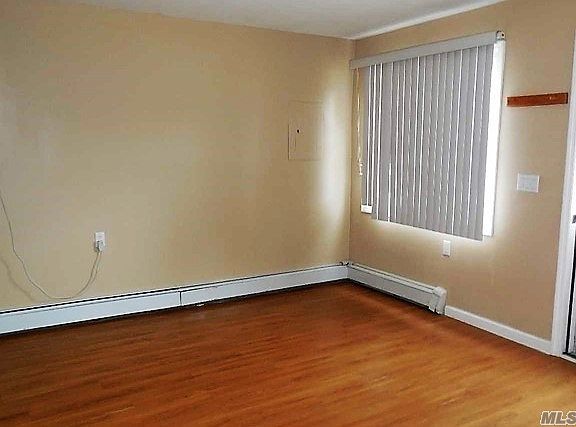 3rd image of 6 Hudson St W