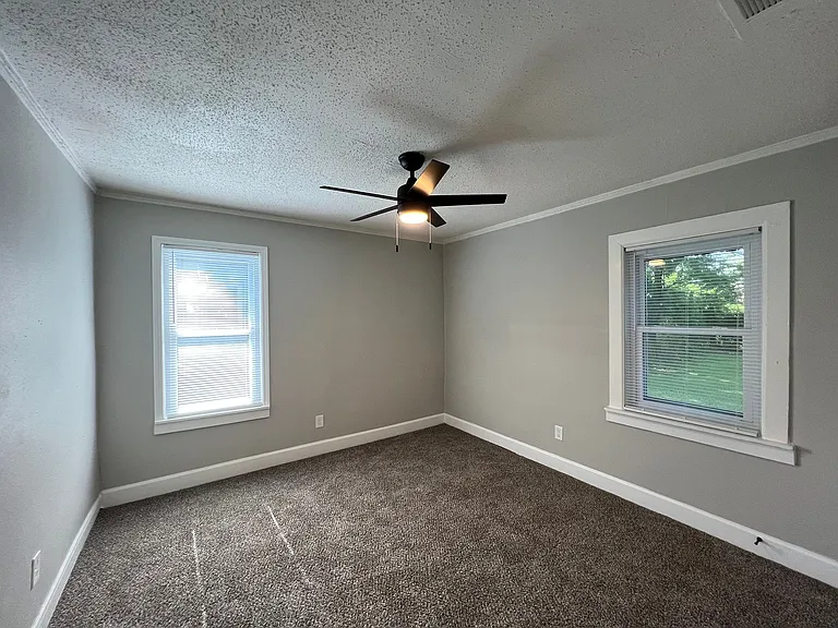 529 Rosewood Ave — Photo 9