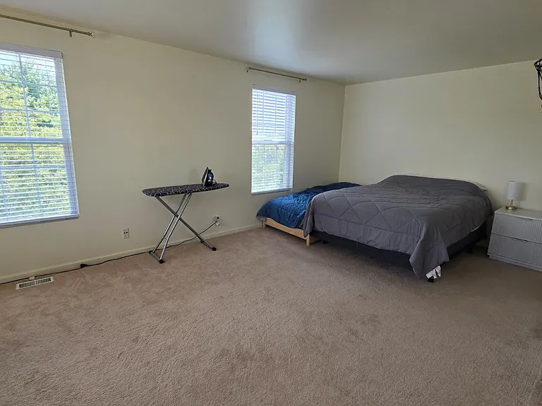 484 Belvedere Ln — Photo 14