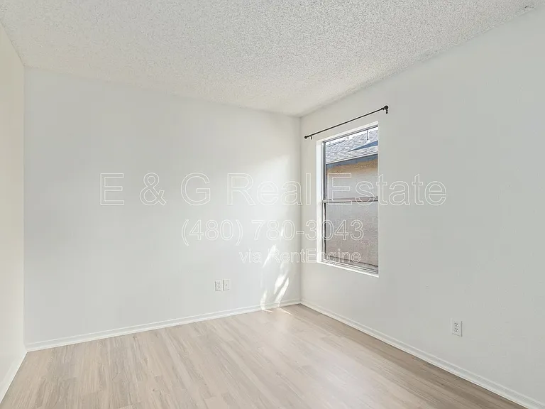 8714 W Amelia Ave — Photo 18