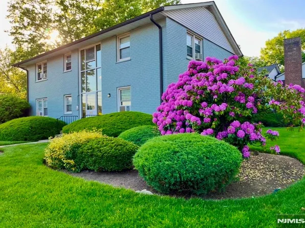 23-05 High St APT D, Fair Lawn, NJ 07410