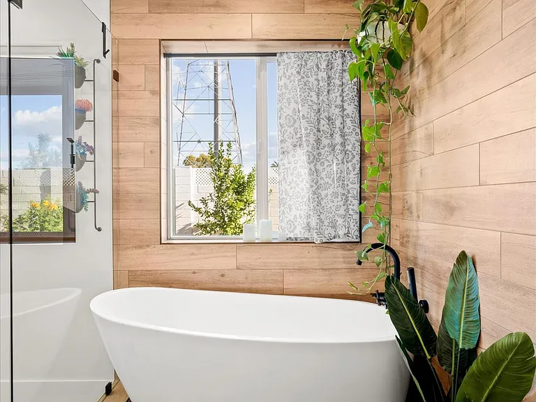 1027 W Peralta Ave — Photo 47