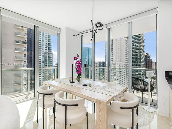 5th image of 1111 SW 1st Ave APT 2719