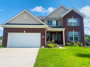 1030 Autumn Crest Ln, Louisville, KY 40245