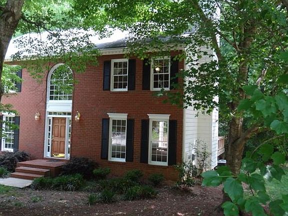 3rd image of 2313 Milstead Cir NE