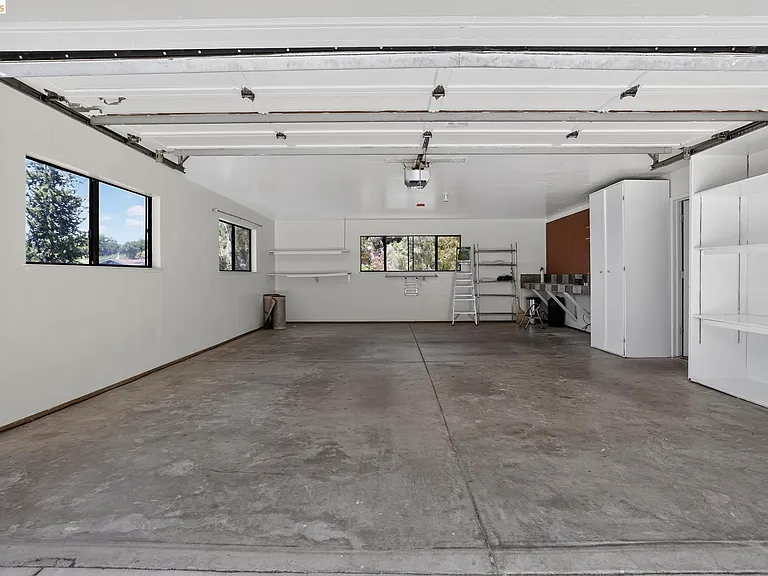 525 Hampton Rd — Photo 29