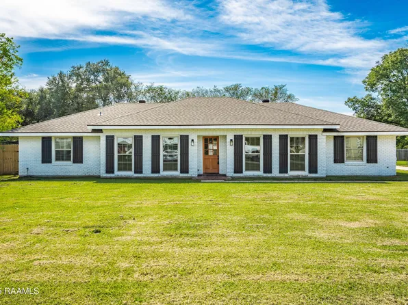 632 Washington St, Breaux Bridge, LA 70517