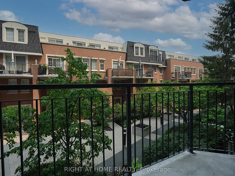 1000 King St W #220 — Photo 24