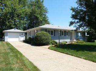 200 Union St, Pella, IA 50219