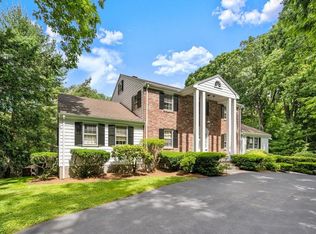 21 Driftwood Ln, Weston, MA 02493