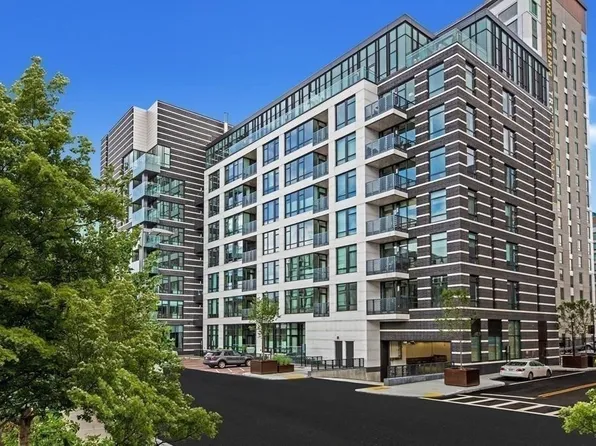 40 Traveler St APT 211, Boston, MA 02118