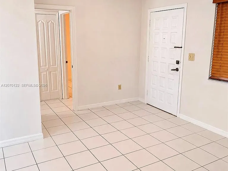 2219 SW 137th Pl — Photo 4